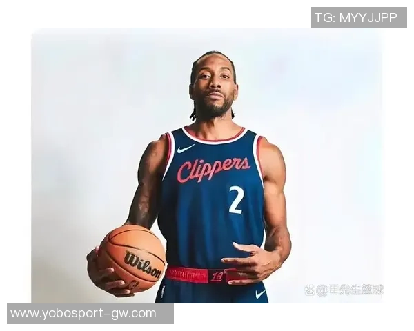 小卡称赞训练营表现出色年轻球员防守沟通能力显著提升 小卡称赞训练营表现出色年轻球员防守沟通能力显著提升